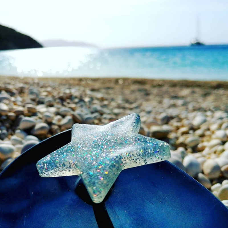 Sandali infradito Zhoelala Milano Stars blu con stella glitterata in spiaggia