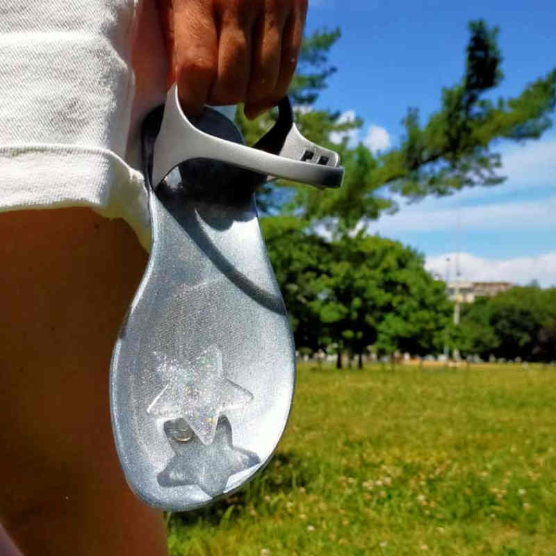 Sandali infradito Zhoelala Milano Stars argento glitter al parco